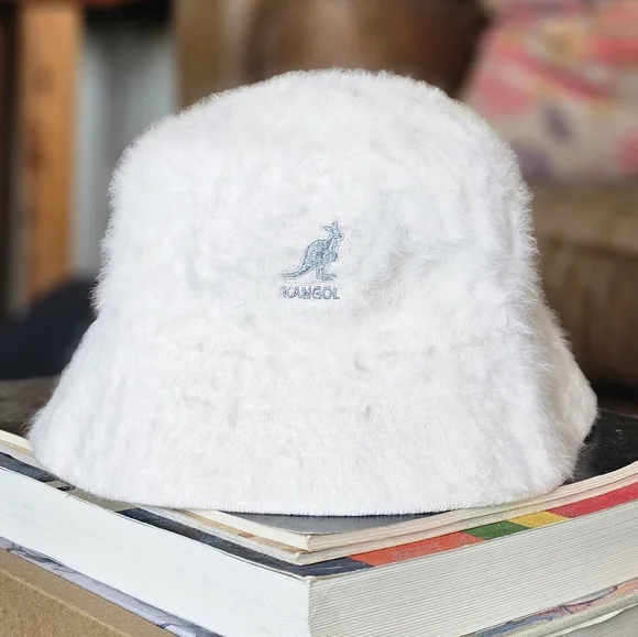 Kangol White Furgora Faux Fur Bucket Hat Y2K Small - Picture 1 of 6